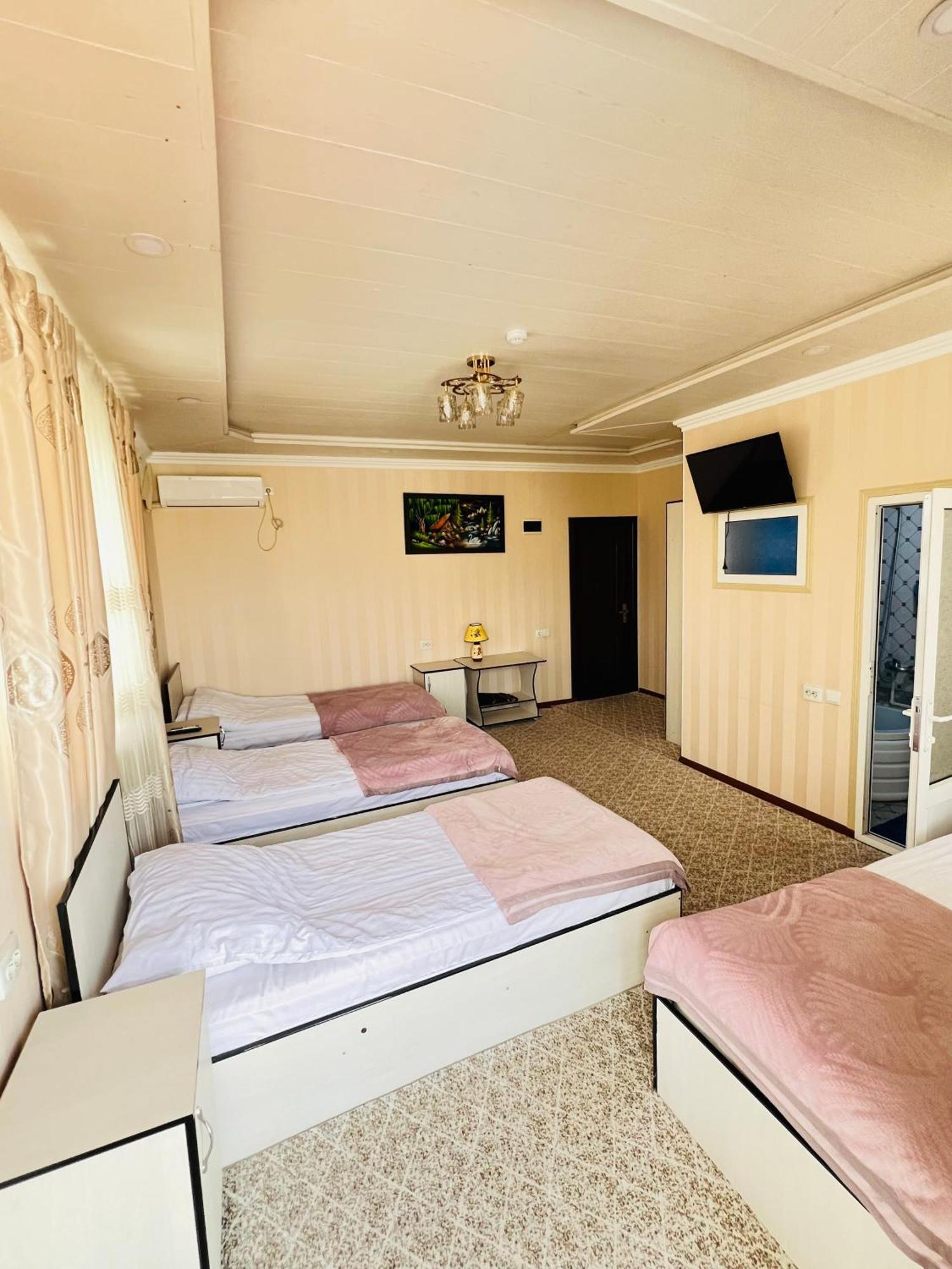 Hotel Zarafshon Panjakent Buitenkant foto